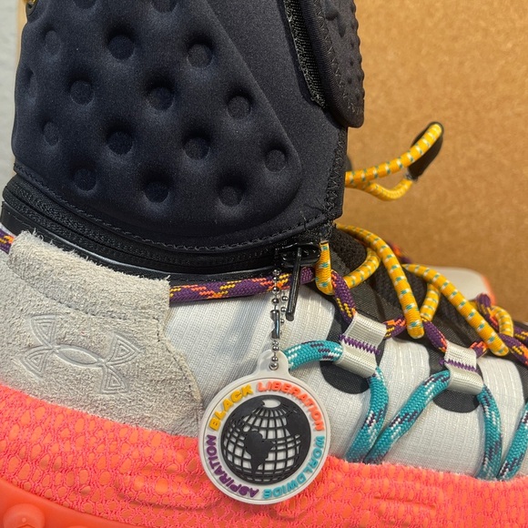 Under Armour 
Women’s
Hovr summit fat tire(BLACK HISTORY MONTH)
brand new - Picture 8 of 16